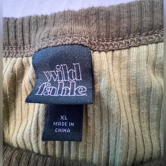 WILD FABLE SIZE XL SHORT SLEEVE CROP TOP WITH ROUND NECK.  GREEN - Picture 5 of 8